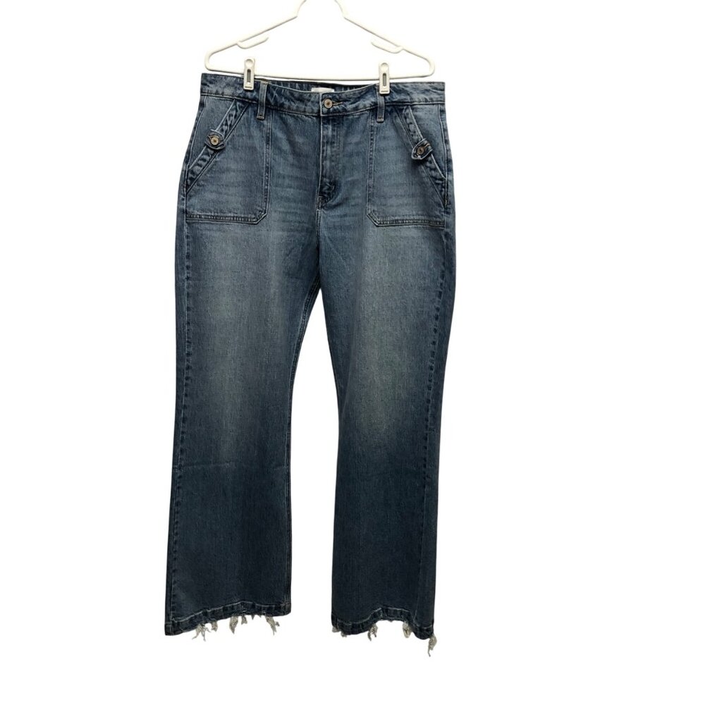 KanCan High Rise Wide Flare Jeans Raw Hem Womens Size 15 31 Light Blue Denim NEW